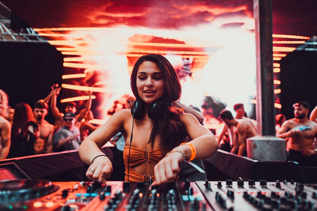 Loading... just a sec